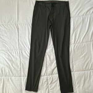 Rhône 32x32 commuter skinny pants olive